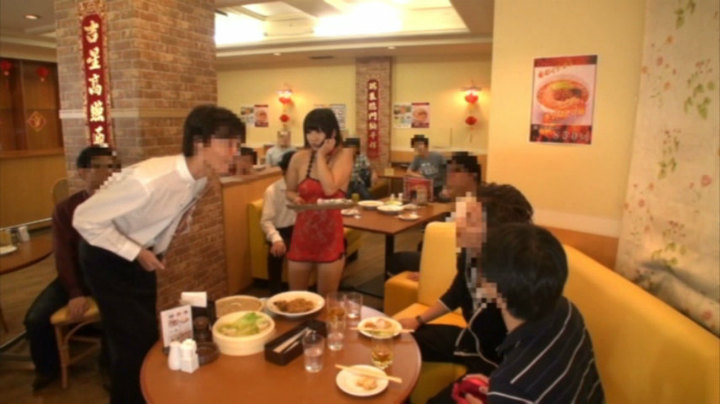 羞恥!アルバイトをしたら、チャイナドレスが制服だった